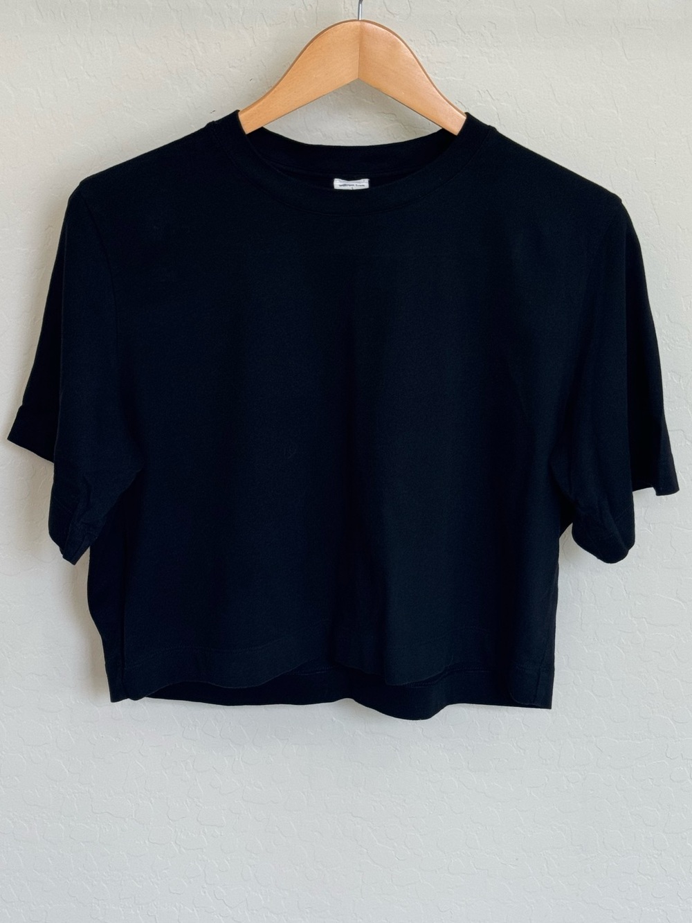 NWOT Aritzia Wilfred Free Getaway Boxy Cropped Crewneck Tee Black S